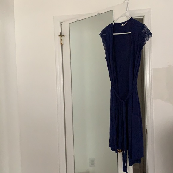 Blush Navy Robe - Picture 5 of 5